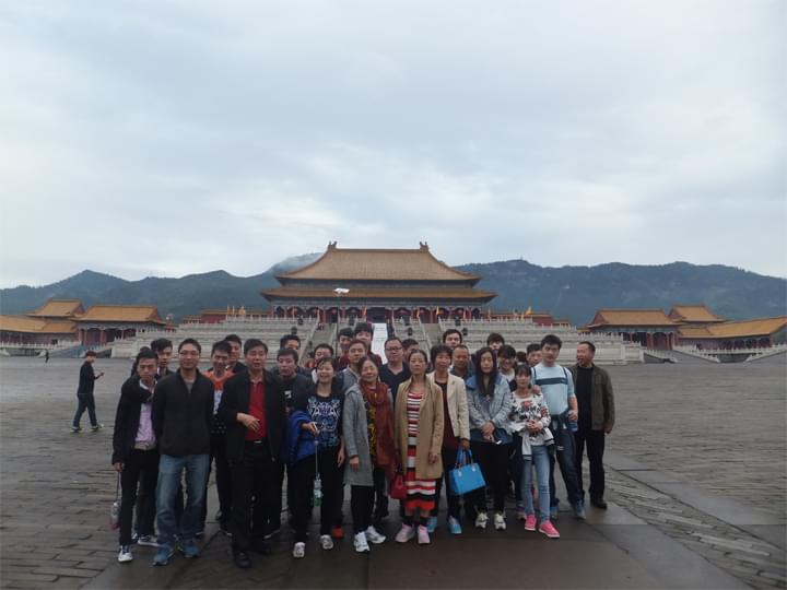 2015-11月，韋柏公司組織橫店旅游